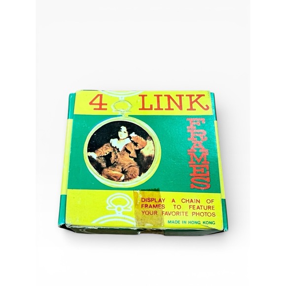 Vintage 4 Linked Photo Frames Hong Kong Plastic Mini Picture Frame Wall Set NIB - Picture 2 of 8